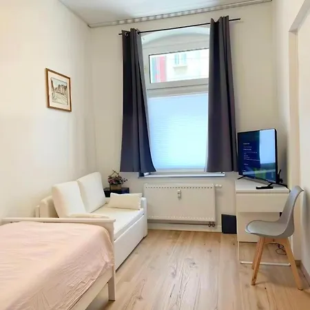 Cozy 2-bedroom With Kitchen * 杜塞尔多夫