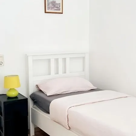 公寓 Cozy 2-bedroom With Kitchen