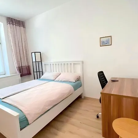 Cozy 2-bedroom With Kitchen Düsseldorf