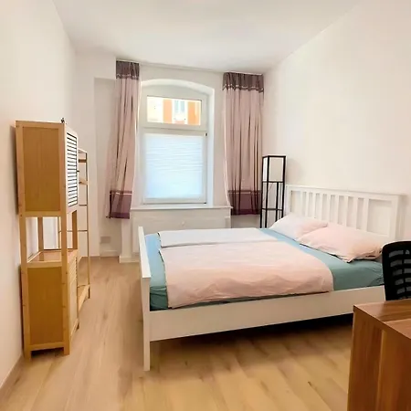 Cozy 2-bedroom With Kitchen